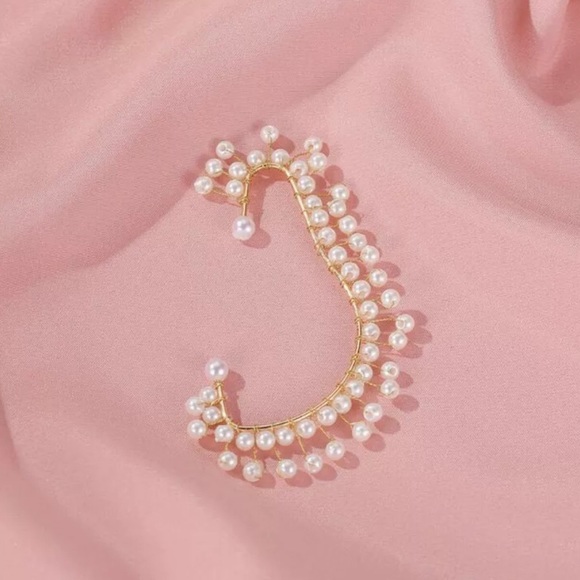 ✨✨Gold Pearl Ear Cuff (1)✨✨✨ - Picture 5 of 6